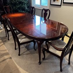 Dining Table And 6 Chairs 