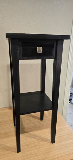 Side table/nightstand