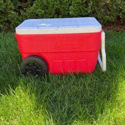 Rolling Coleman Cooler With Handle