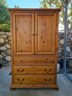 Closet - Armoire - Entertainment Center