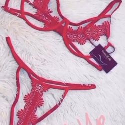 Red Cut out bikini