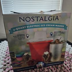 Nostalgia 4-Quart Electric Ice Cream Maker - Like New!