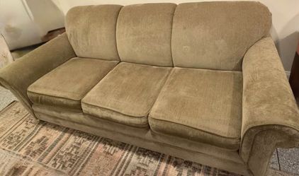 Couch with pull out bed - mattress included!