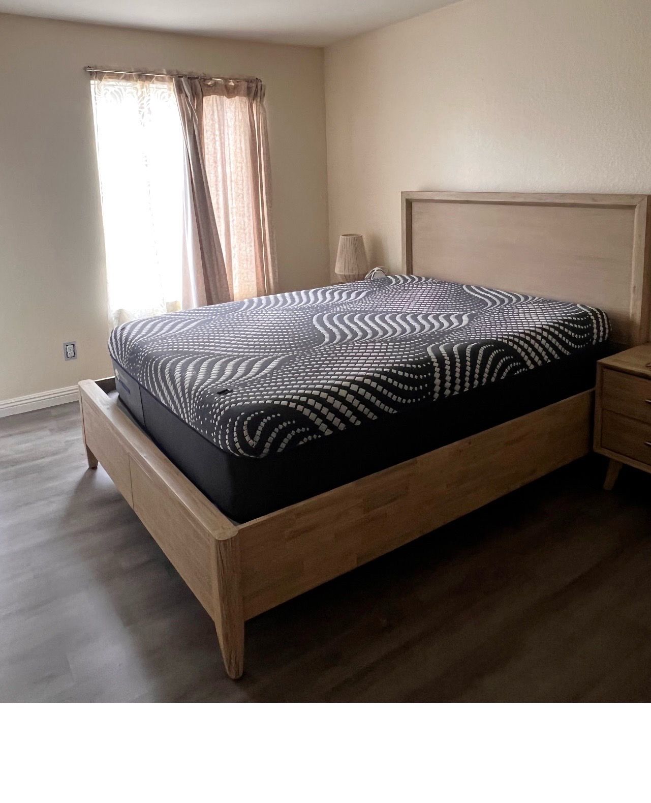 Living spaces queen size bed frame & mattress