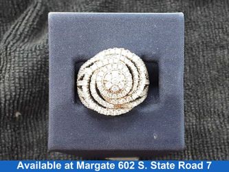 Women's Ring - White Gold 10k (.417) 5.7 grams Size 7