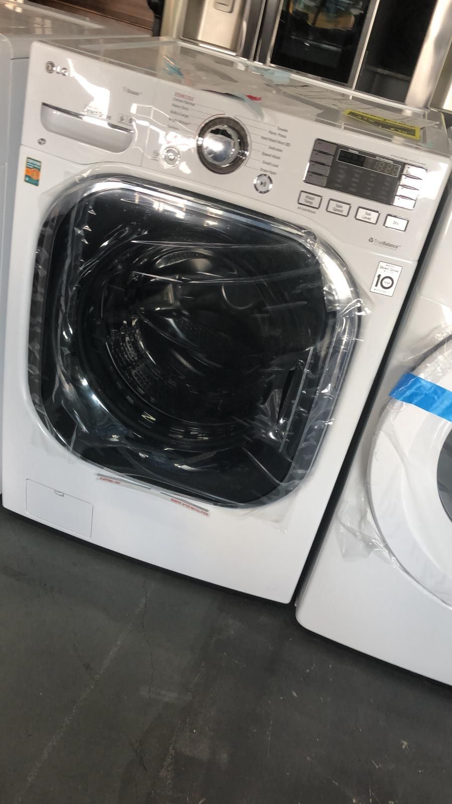 New LG 4.5 cu. Ft. Front Load Washer, Direct Drive, Steam, 14 Cycles 🔥 39$ Down