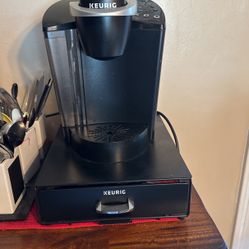 Coffee Machine With Pod Holder