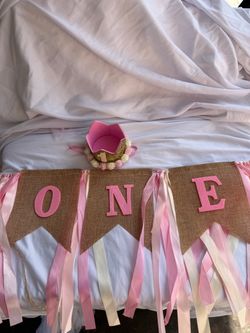High chair banner and crown