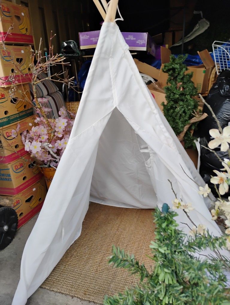 Happy Teepee Kids Tent