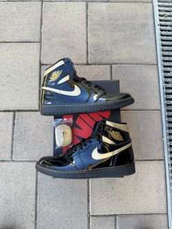 Jordan 1 Black Metallic Gold Size 9.5