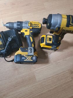 Drills Dewalt XR 2 Bateries And Charger