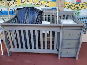 Baby Crib with Changing Table