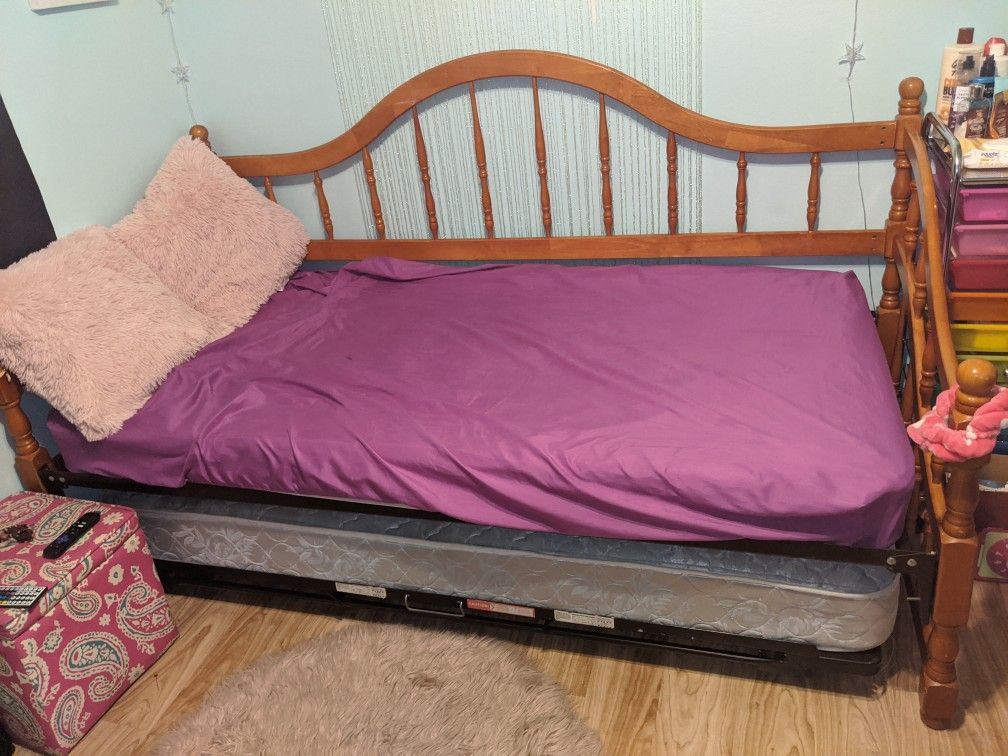 Twin trundle bed