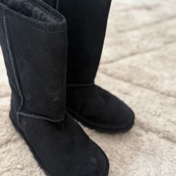 Bearpaw Boots Size 4 Woman