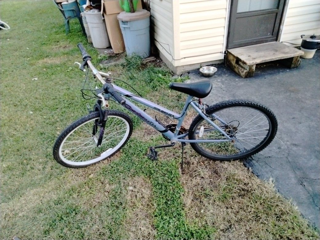 Roadmaster 18 Speed 26 In Mountain Bike