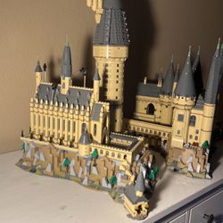 Harry Potter Hogwarts Castle Lego Set