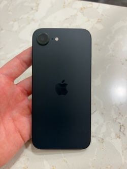iPhone 16e (128GB; black)