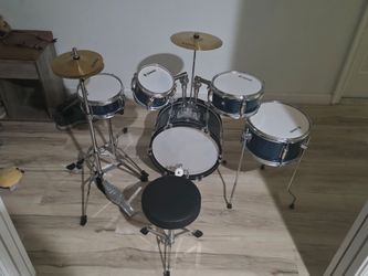 Kids drum kit