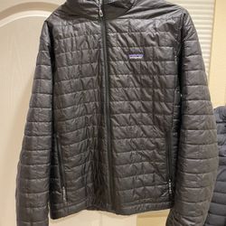 Patagonia Men’s Nano Puff Jacket Large
