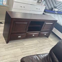 Huge Clearance Sale. Emily Merlot Tv Stand With Storage Only $299. Easy Finance Option. Same-Day Delivery.