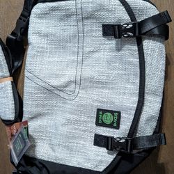 Grey Voyage Messenger bag from DIME BAGS
