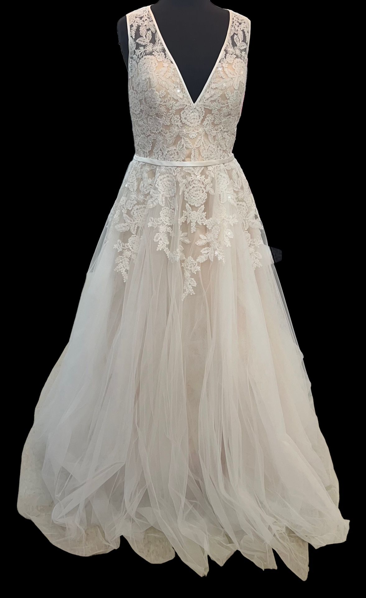 New With Tags Cocomelody Size 14 Wedding Gown $201
