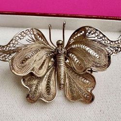 Vintage Sterling Silver BROOCH PIN 925 Butterfly  Measures approx 1.5” H x 2.5” W In good condition