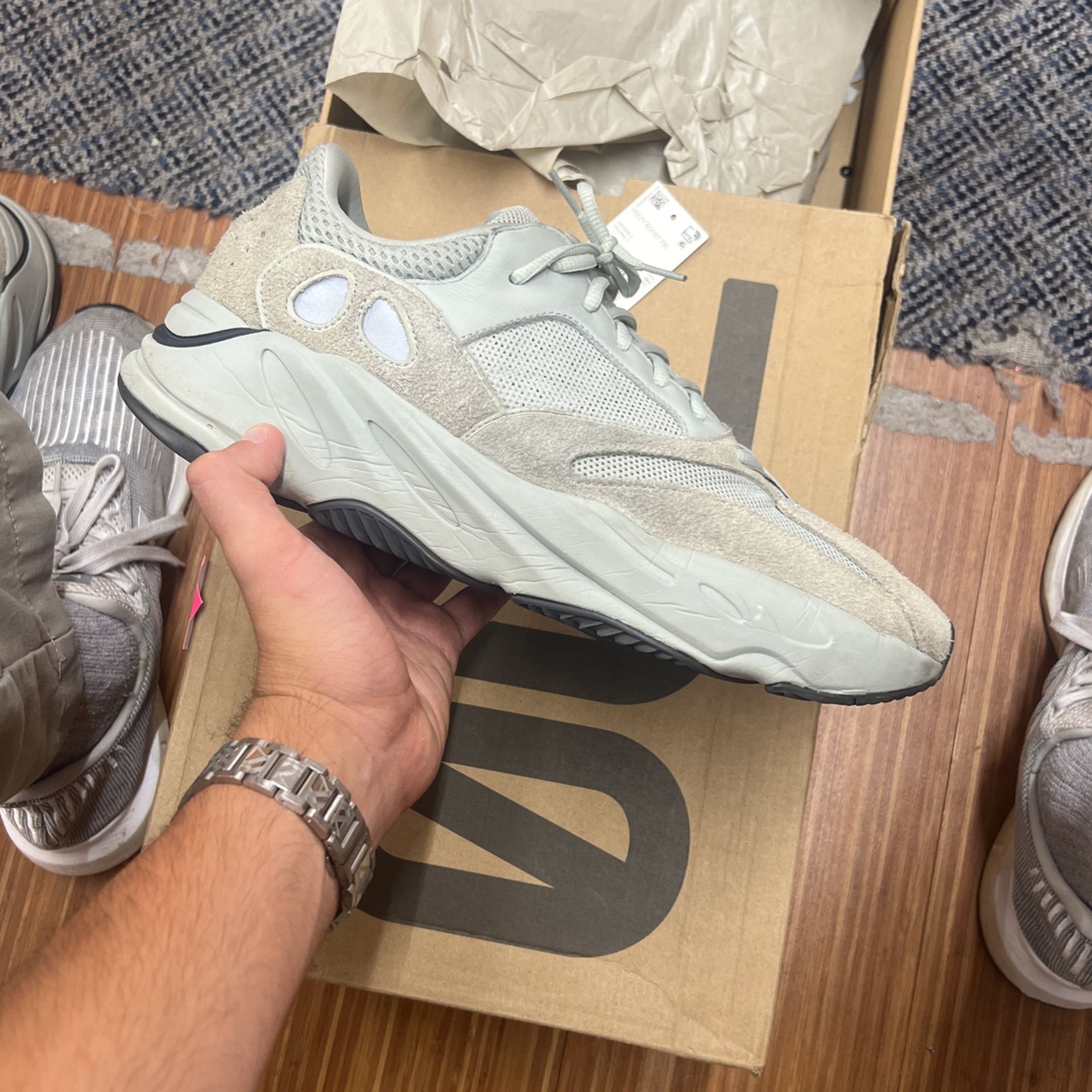 700 Yeezy Boost Salt Sz13 Men’s