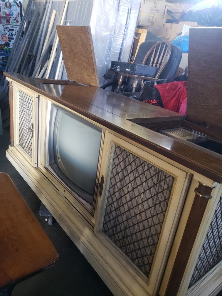 Vintage Magnavox TV and stereo combination console cabinet