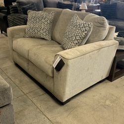 Cara Loveseat (Beige)