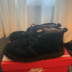 Black Uggs 