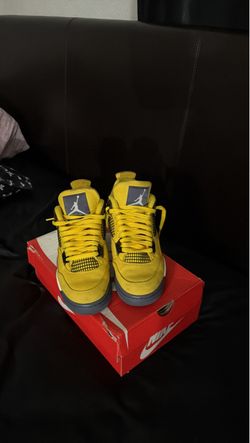 Jordan 4s Size 7 Women