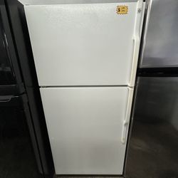GE 30” WHITE TOP AND BOTTOM REFRIGERATOR 