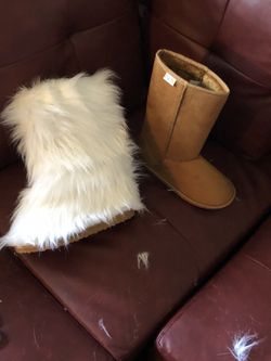 Fur boots $50 choose your color pick up in delivery available