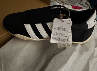 Adidas Grand Lo Slip On - sz. 8.5 - BRAND NEW