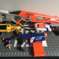 6 Nerf Dart Guns, Darts and accessories