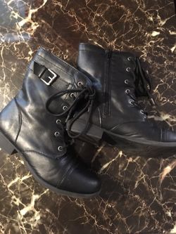 Black boots size 9.5