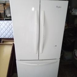 Whirlpool 27.3 Cu Ft Fridge/Freezer 