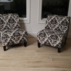 Luxury Fabeic Chairs Black And Ivory Color