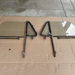 C10 64-66 Door Vent/glass 