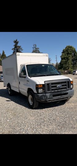2013 Ford E-350