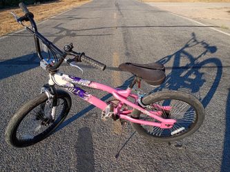 Mongoose Chill 20" girls bike