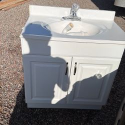 30” Vanity New Faucet And Feed Lines