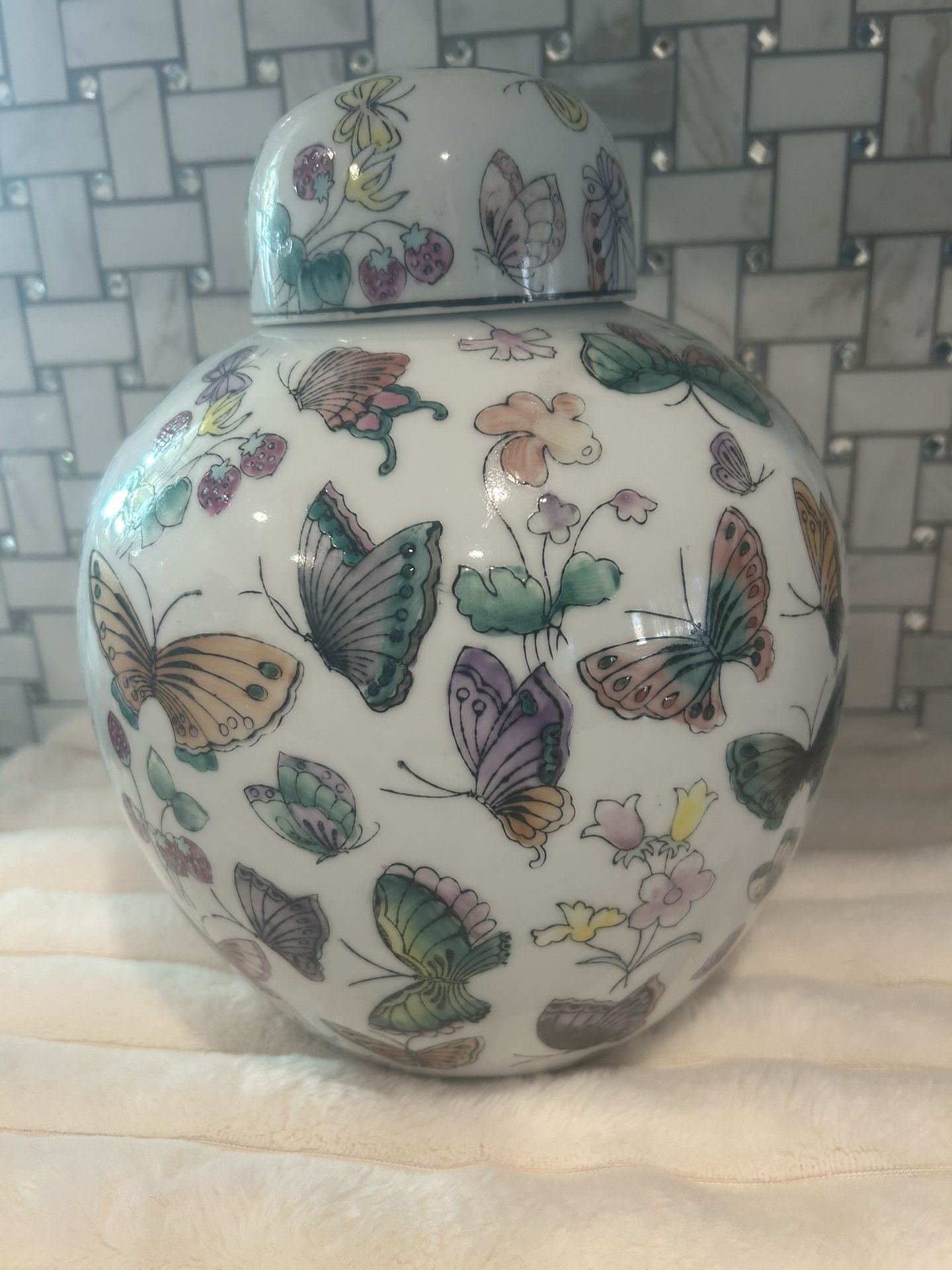 Chinoiserie. Butterfly, Strawberry Floral Ginger Jar