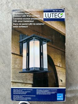 Outdoor patio light fixture