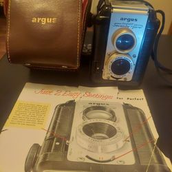Vintage 1950 Argus Super  Seventy-five Camera Made In USA 