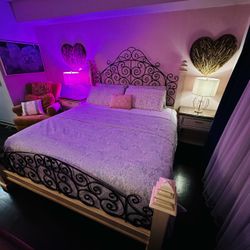 RARE LIMITED-EDITION HAVERTYS NANTUCKET KING BEDROOM SUITE — PRISTINE — $2,500