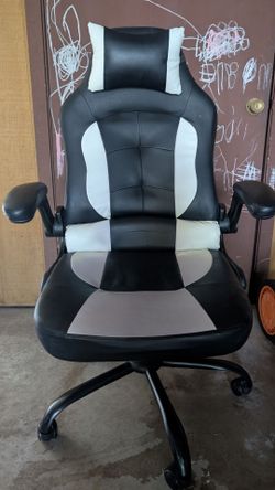 Gaming chair
