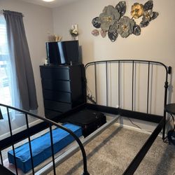Queen Size Bed Frame With 6 Inch Bed Risers. 