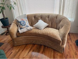 Vintage Curved Velvet Loveseat – Great Condition